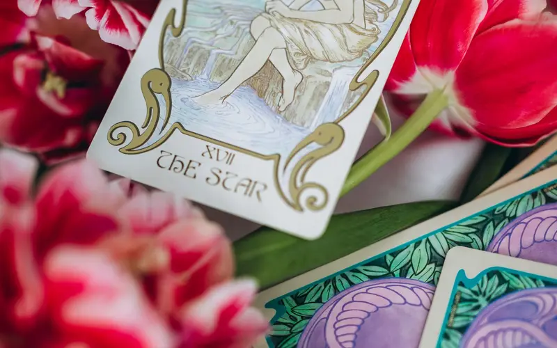 A store, courses and consultation booking for an astrology brand